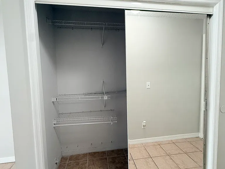 4414 Venice Dr — Photo 13