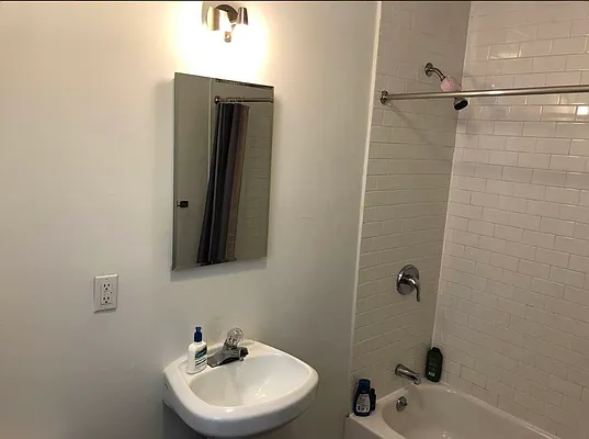 Rented by Signature Spaces NYC Corp | media 43