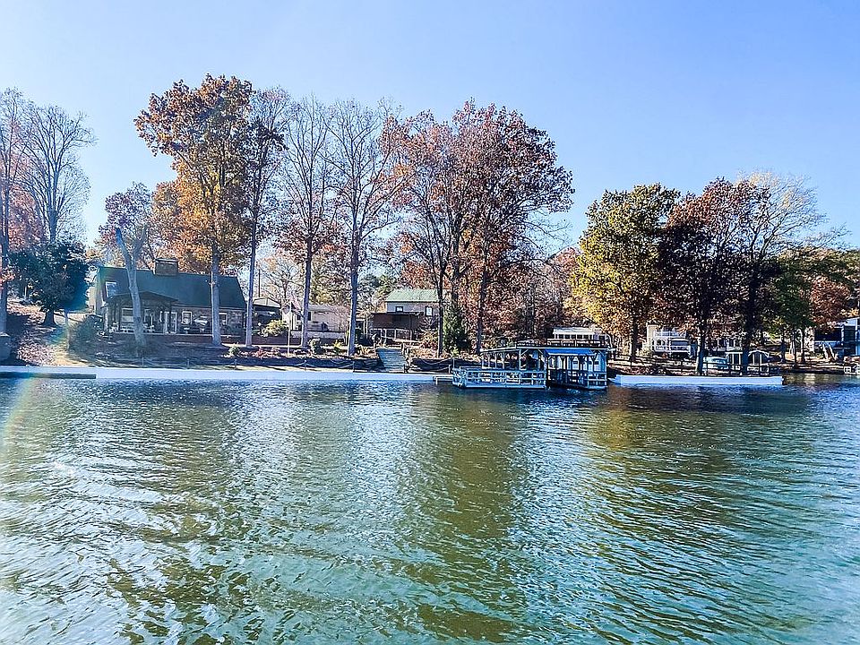 White Seawall Property Line