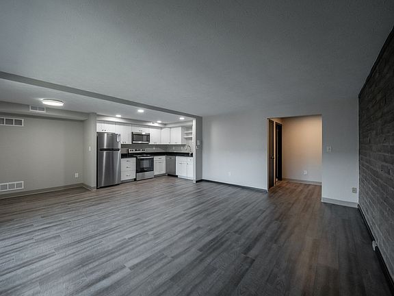 3rd image of 516-520 Rebecca Ave #516F