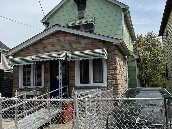 557 Montauk Ave, Brooklyn, NY 11208