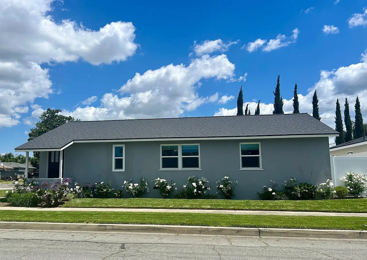 Building Photo - 1104 E Oakmont Ave