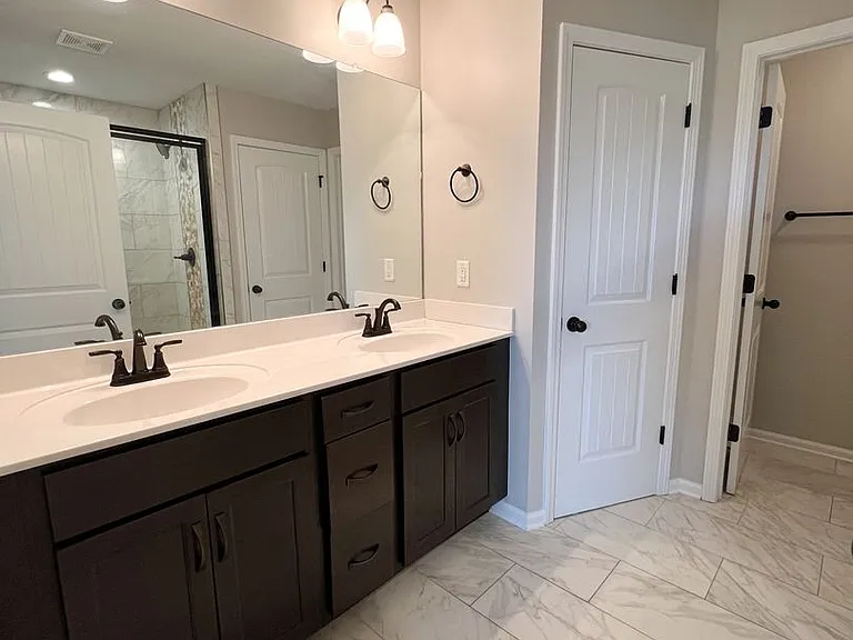 358 Chalet Cir — Photo 21