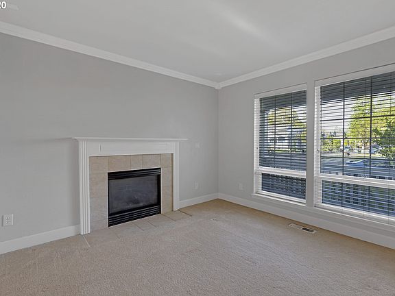 4th image of 2524 NE 9th Dr