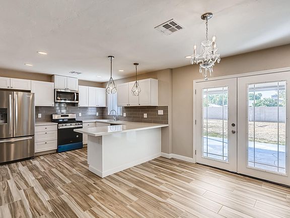 3rd image of 1747 W Keim Dr
