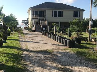 336 Bayside Dr, Anahuac, TX 77514