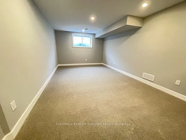 330 Whitham Cres — Photo 18