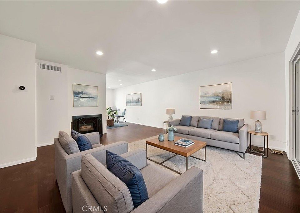 9745 Via Roma, Burbank, CA 91504 | MLS #GD26183265 | Zillow