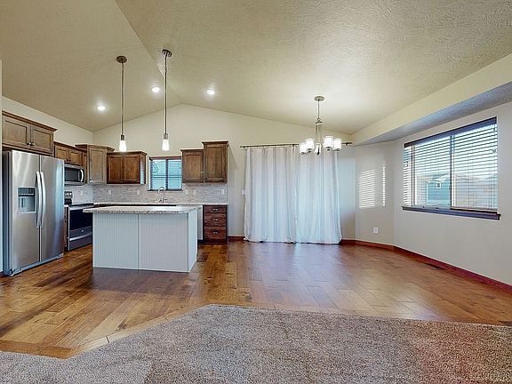 5th image of 600 Marie Dr