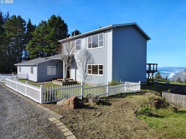 220 Flake St, Port Orford, OR 97465