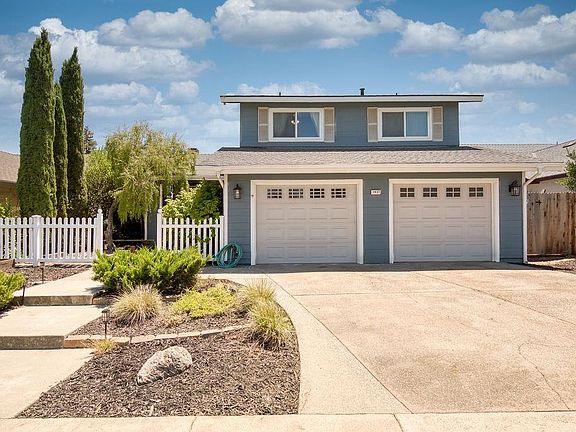 4th image of 1937 Sugar Pine Dr
