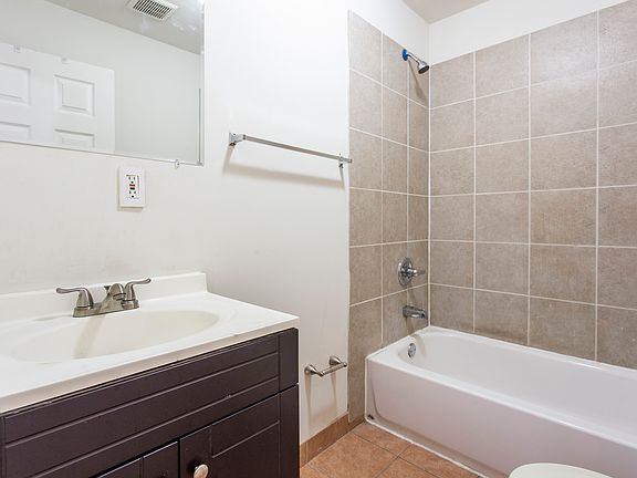 5th image of 2217 N Sydenham St #2