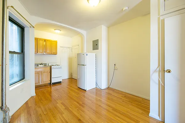 Rented by City Connections Realty | media 12