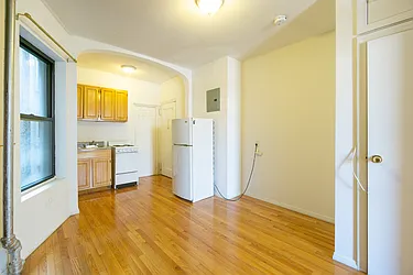 Rented by City Connections Realty