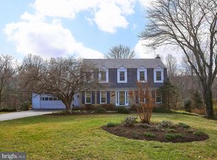 9961 Meadowlark Rd, Vienna, VA 22182