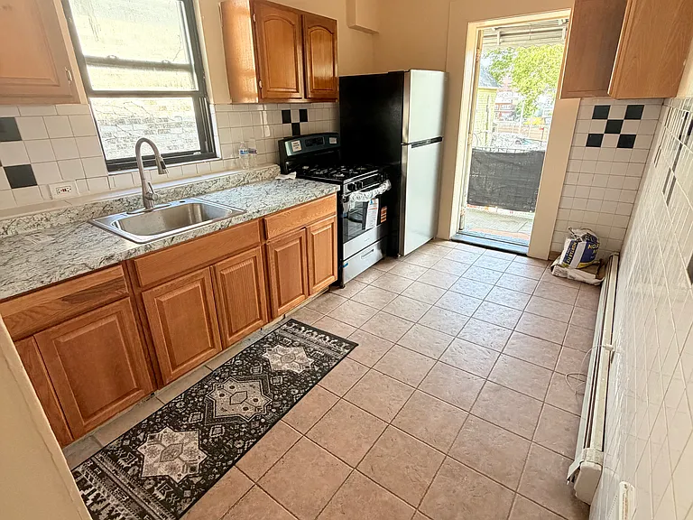Gleason Ave — Photo 2