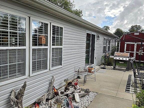 2nd image of 2876 Hyde Park #190
