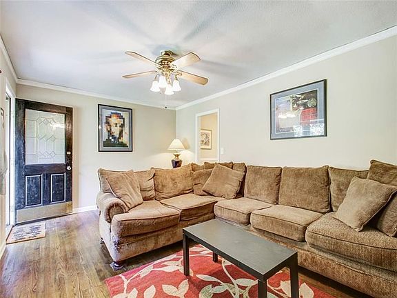 3rd image of 4023 Shady Oak Ct