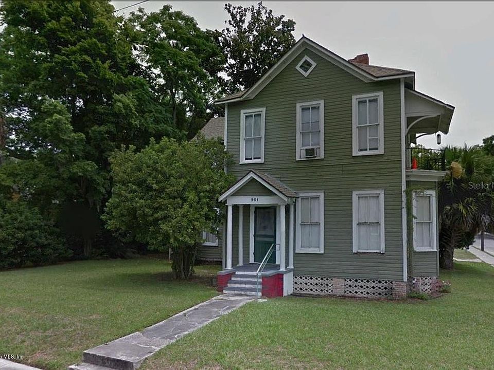 1st image of 221 SE Sanchez Ave APT 3