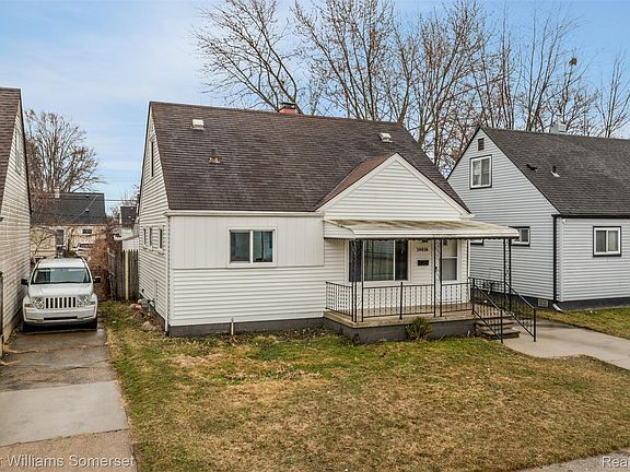 3rd image of 14816 Alberta Ave