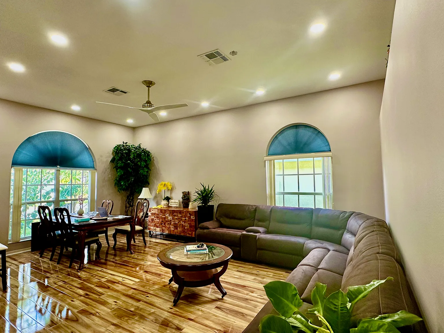 4 bed, 2014 sqft, $3,350 — Photo 3