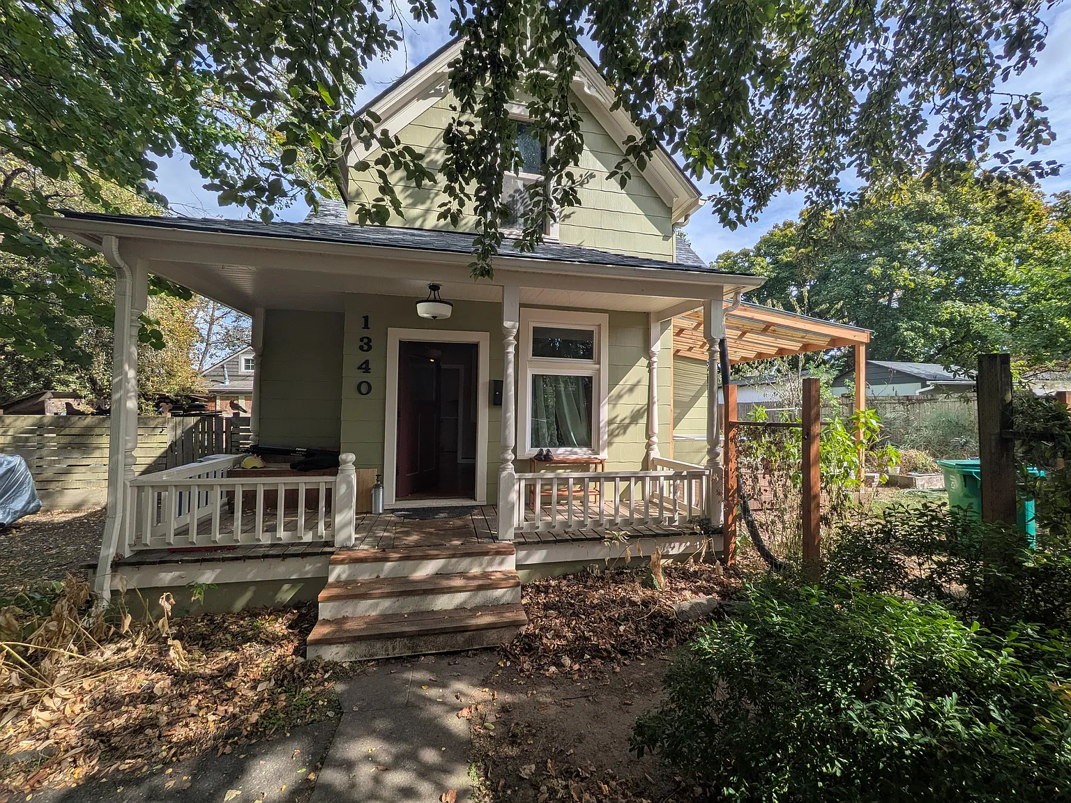 2 bed, 1200 sqft, $2,200 — Photo 2