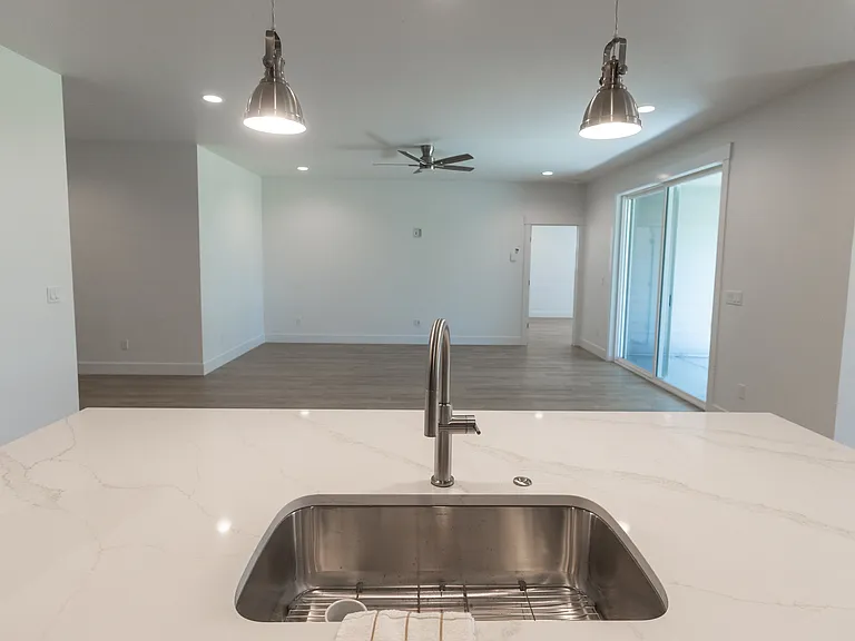 8933 W Tamworth Dr — Photo 17