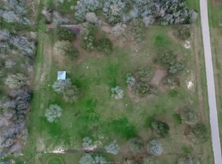 37 Riverwood Ln, Hempstead, TX 77445