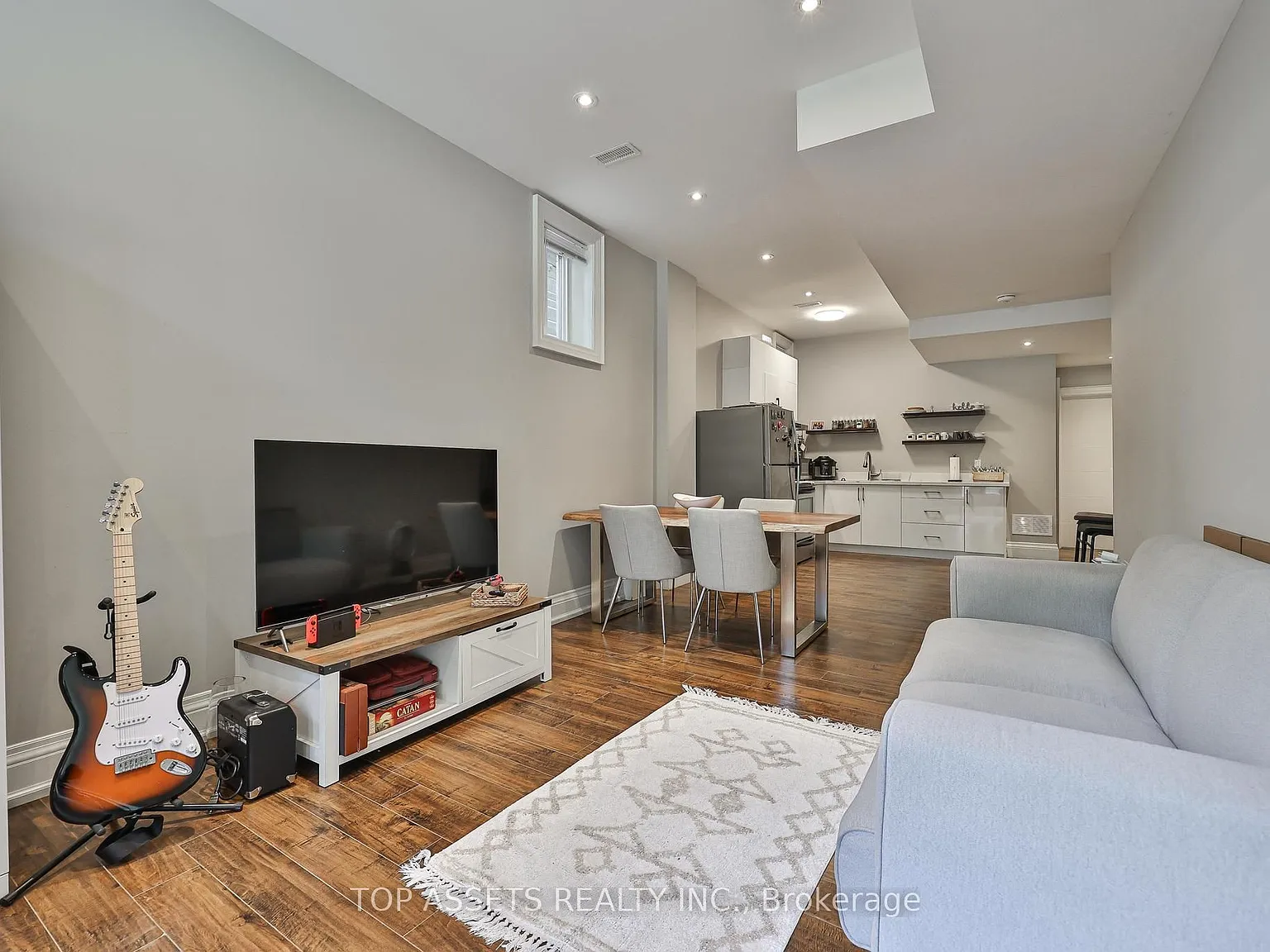 2 bed, $2,600 — Photo 3