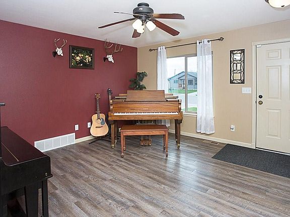 4th image of 4507 Lux Ave