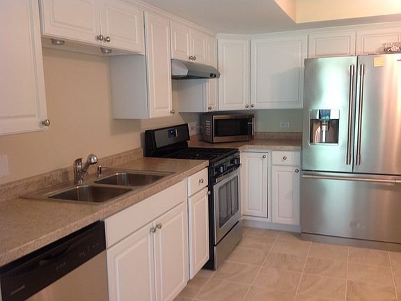 2nd image of 33 Brook Park Ln #33