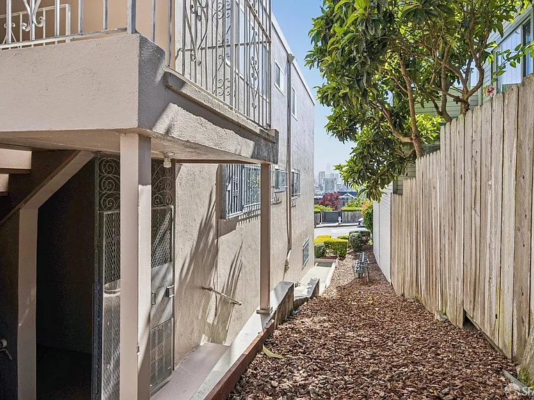 41 Terra Vista Ave #4 — Photo 7