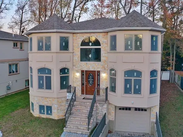 9 Tucci Ct, Staten Island, NY 10307