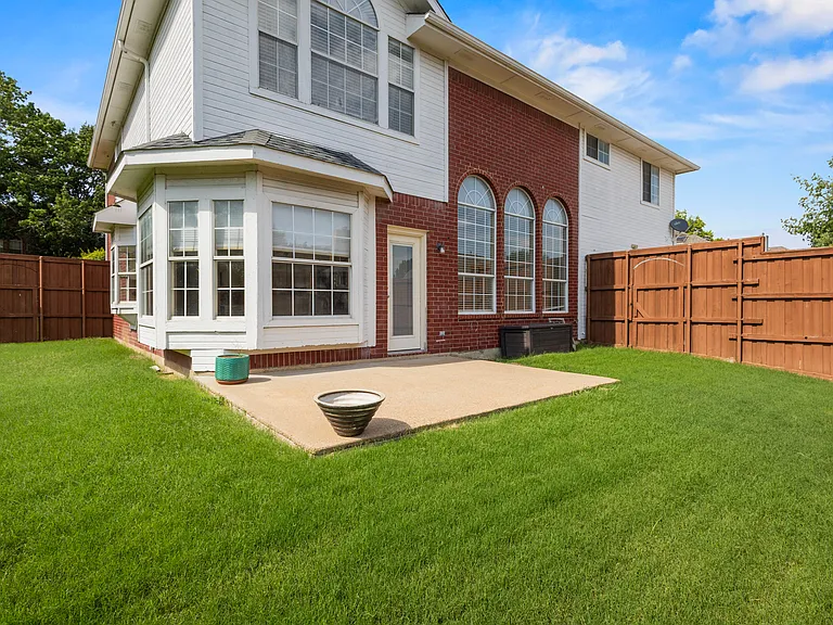 724 Pine Lakes Dr — Photo 32