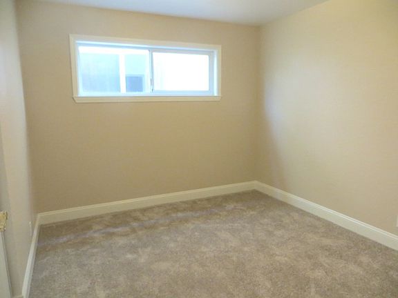 4th image of 28 Linden Ave APT 02