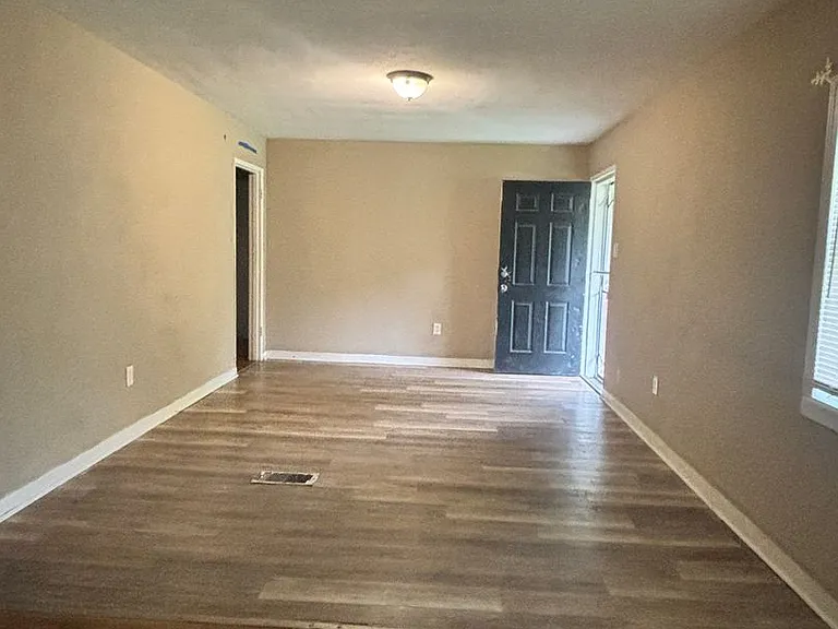 3084 Oak Forest Dr — Photo 9