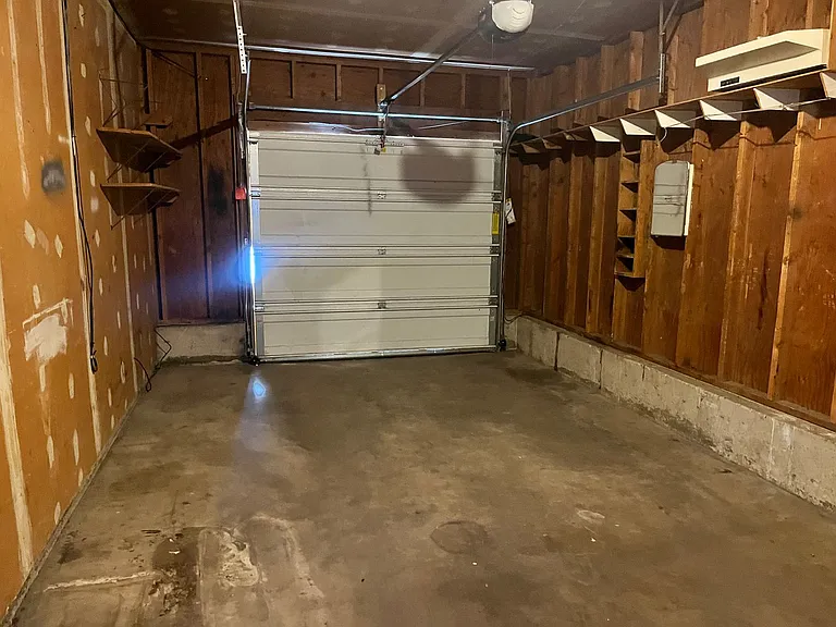 1702 Holmes Dr — Photo 10