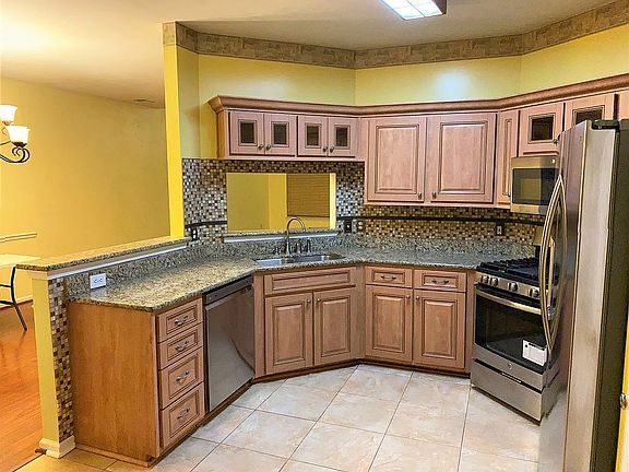 3rd image of 508 Windward Dr