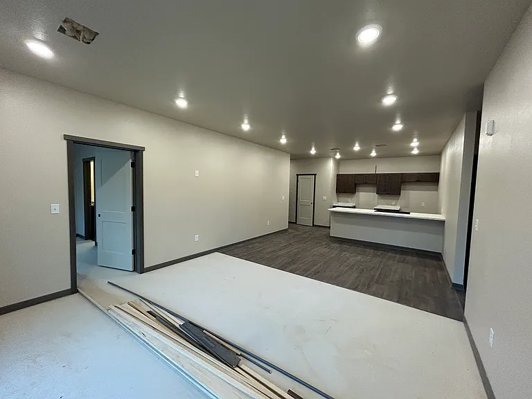 6950 Hickman Rd #302A — Photo 7