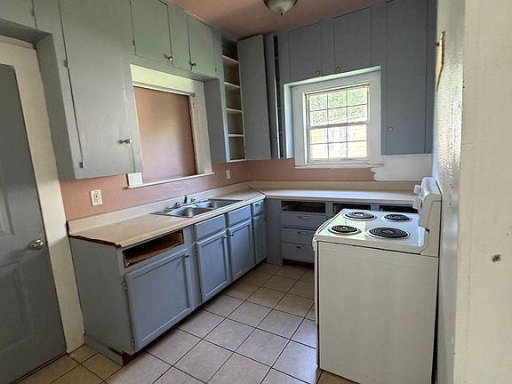 3rd image of 3140 Judson St