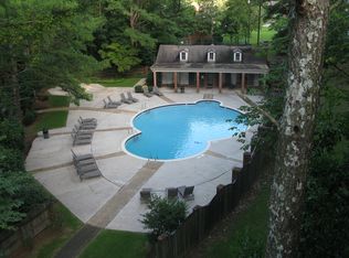 2011 Montreat Way APT D, Vestavia Hills, AL 35216