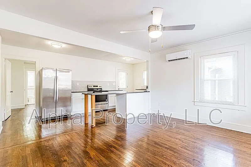 1 bed, 1.0 bath, 637 sqft, $1,150 — Photo 3