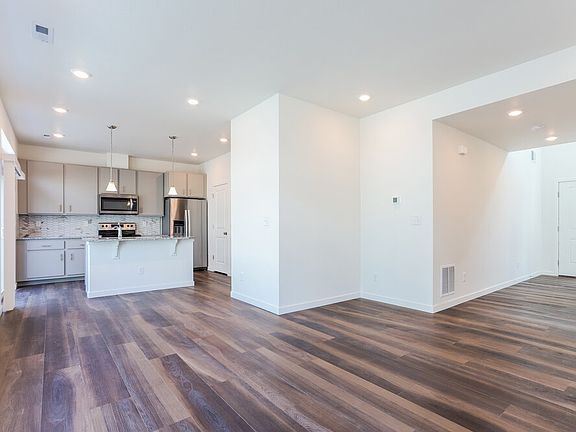 4th image of 4704 N Tower Dr