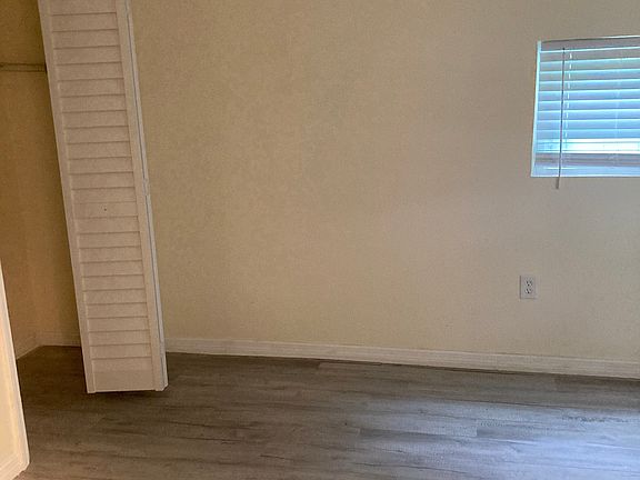 Both bedrooms with new vinyl floors, big closets with racks and windows with new faux blinds.