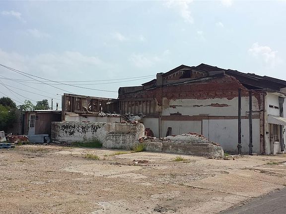 5th image of 300 N Pruett St