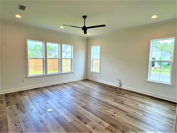 3rd image of 14 Woodstork Way