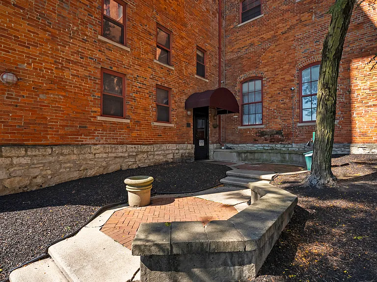 544 S Front St #315 — Photo 37