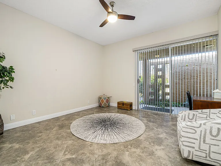 76915 Roadrunner Dr — Photo 12