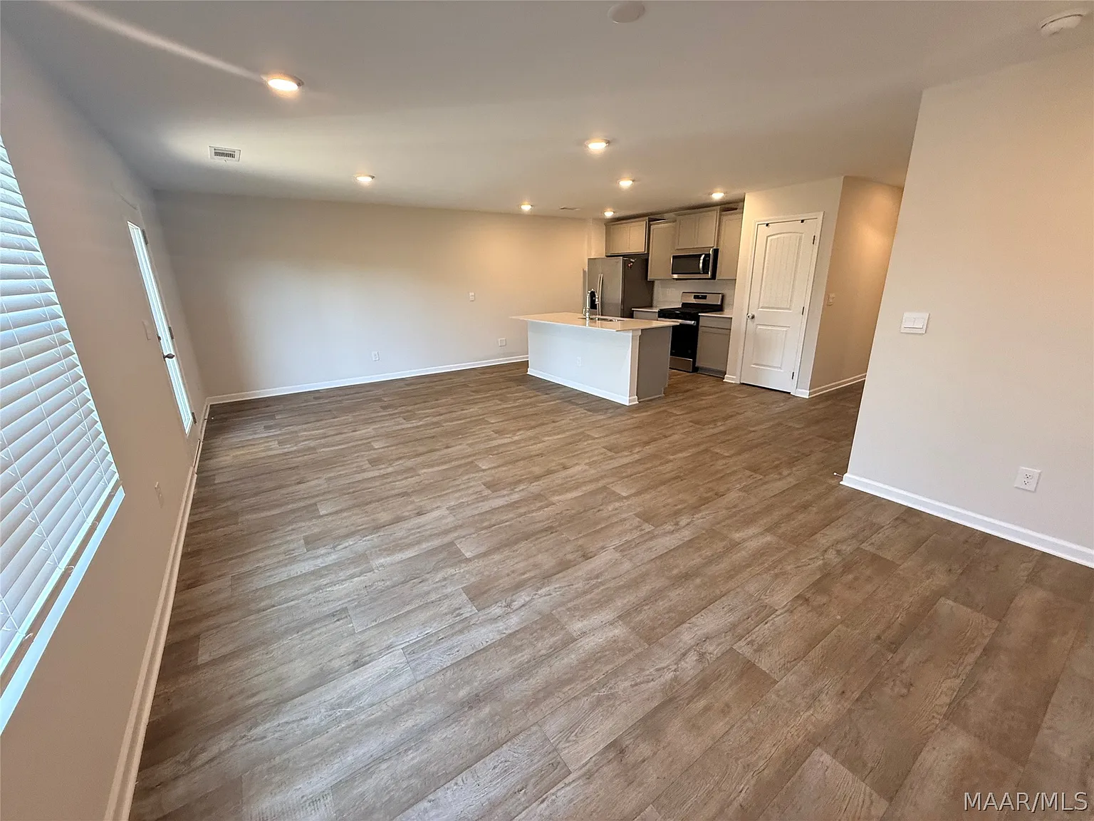4 bed, 2.0 bath, 1497 sqft, $2,100 — Photo 3