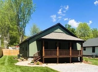 88 Atkins Dr, Black Mountain, NC 28711